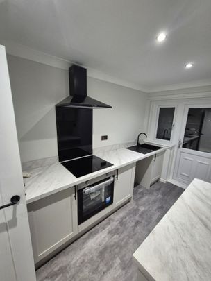 2 Bed Flat, Carron Place, G22 - Photo 1
