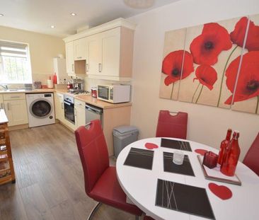 2 bedroom semi-detached house to rent - Photo 5