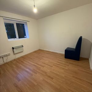 Studio Flat, Dobbin Close, HA3 - Photo 3