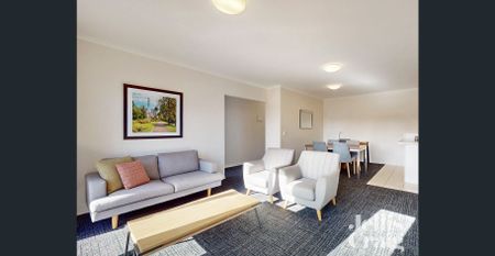 One bedroom +study fully furnished all inclusive apartment - Photo 2