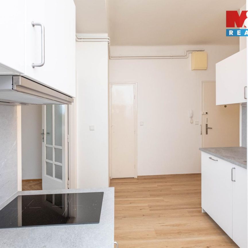 Pronájem bytu 2+kk 56 m², Jankovcova 1480, Praha - Photo 1