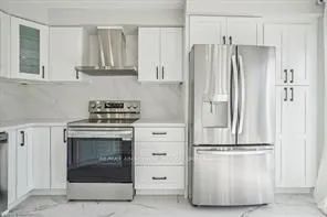 Condo Townhouse For Lease | W9248363 - Photo 2