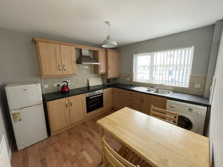 36 Castletown Square, Fintona, Omagh, BT78 2FB - Photo 4