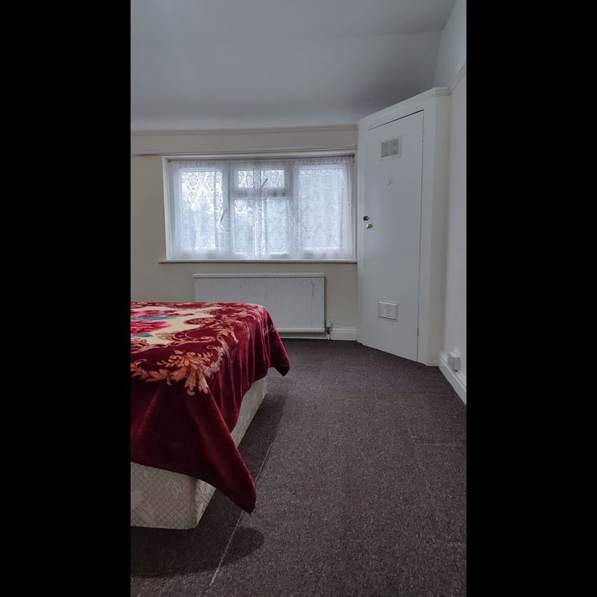 1 Bed Flat, London, HA9 - Photo 1
