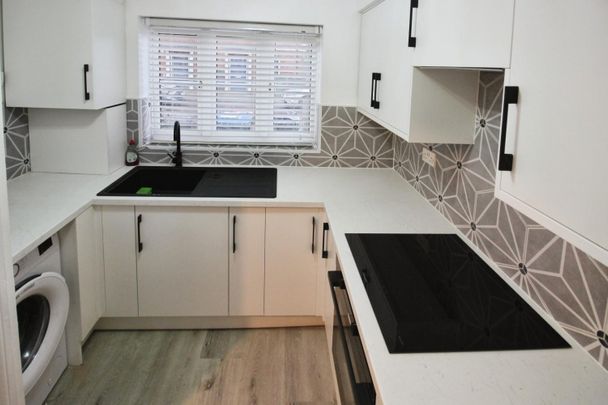 2 bedroom House To Let Total Size: 635 SQ FT - Photo 1