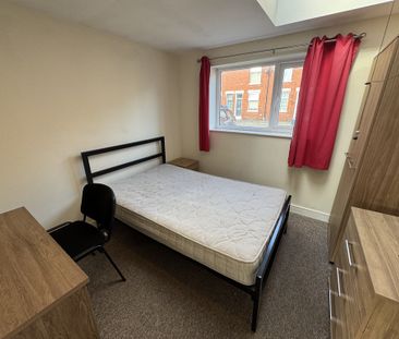 Yearsley Crescent, Huntington - P1054 - Photo 6