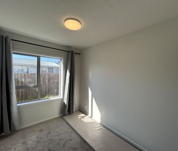 Home on Huxley - Photo 2