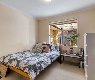 Adelaide Hills Family Home! - Photo 6