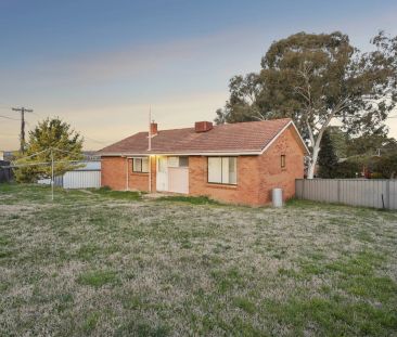 Cul-de-sac Charm in the Heart of Woden - Photo 6