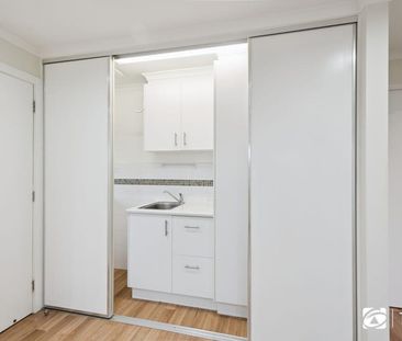 Spacious Two Bedrooom Home! - Photo 2