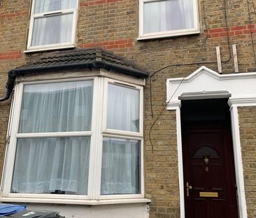 Room in a Shared House, Alpha Road, N18 - Photo 6