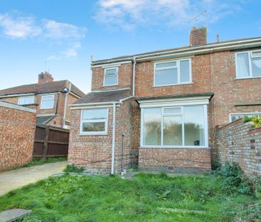 3 bedroom semi-detached house to rent - Photo 5