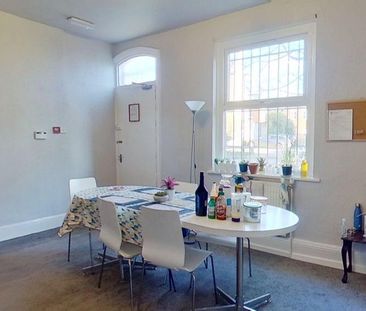 4 bedroom terraced house to rent - Photo 2