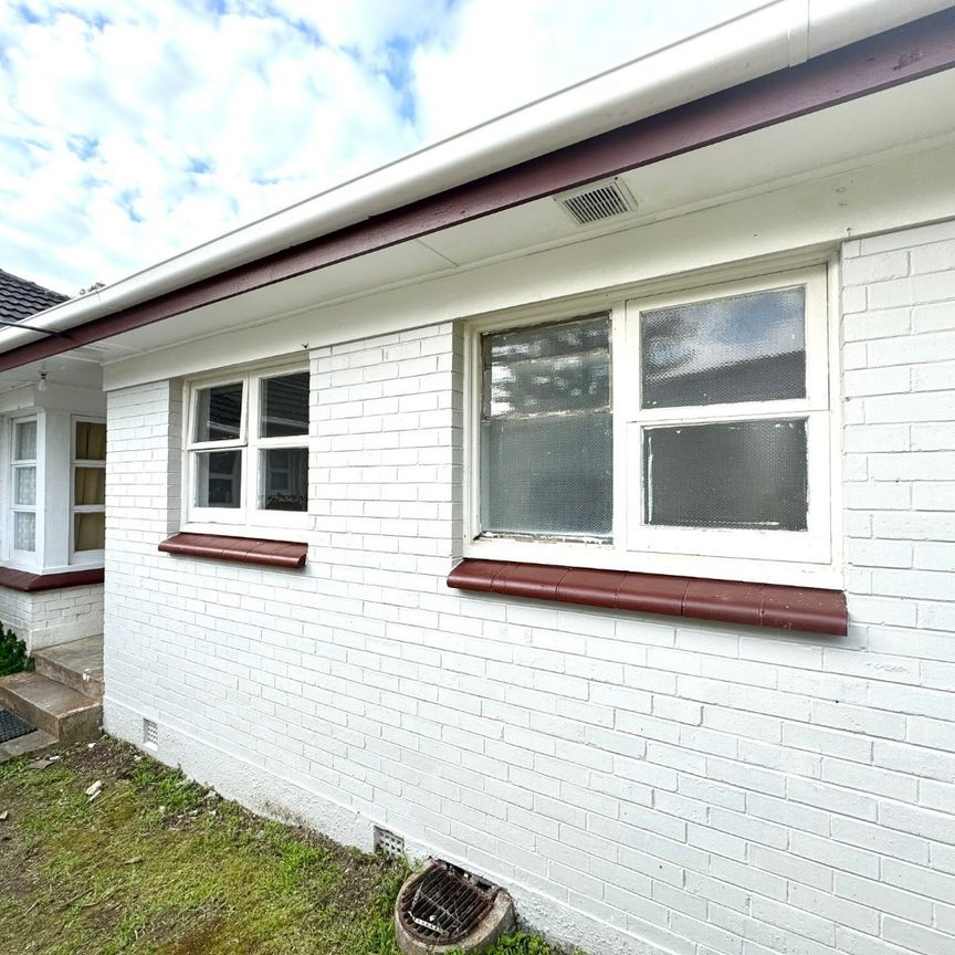 Unit 2, 42A Grande Vue Road, Manurewa, Auckland - Photo 1