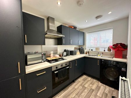2 bedroom end of terrace house to rent - Photo 5