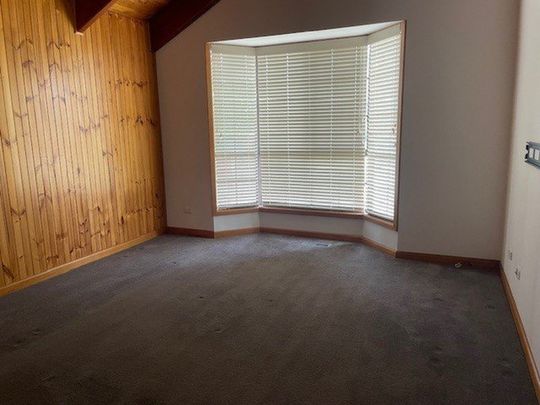 Spacious 3 Bedroom Unit - Photo 1