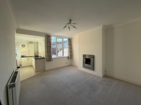 3 bedroom Terraced House To Let - Photo 1