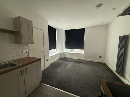 2 bedroom flat to rent - Photo 4