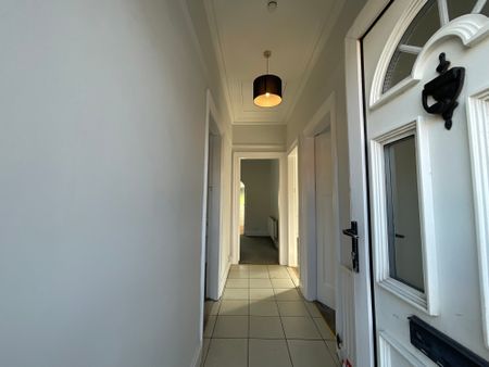 172 Saintfield Road, Belfast, BT8 6HF - Photo 3