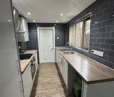 3 bedroom terraced house to rent - Photo 6