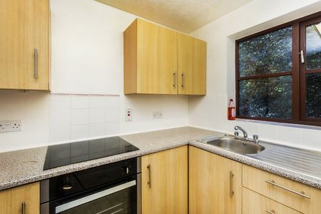 2 Bed Flat, Forest Road, E17 - Photo 4