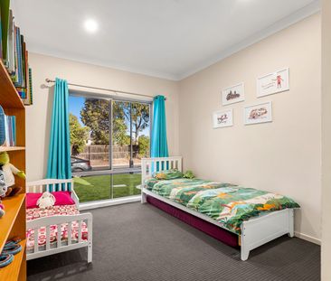 MODERN 3 BEDROOM HOME WITH DUCTED AIRCON & SOLAR - Photo 1