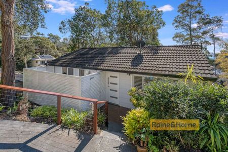 UPSTAIRS HOME IN GREAT LOCATION! - Photo 4