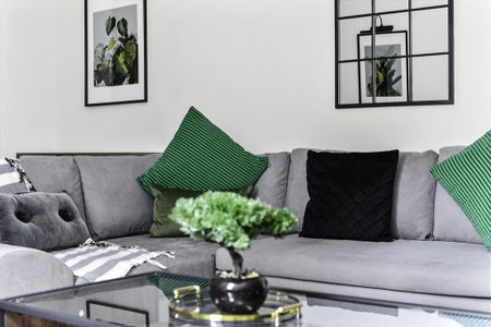 3 bedroom serviced apartment to rent - Photo 2