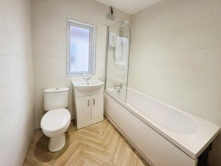 3 bedroom terraced house to rent - Photo 3