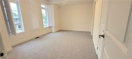 For Lease - 9275 White Oak Avenue Unit# Upper, Niagara Falls, Ontario - Photo 3