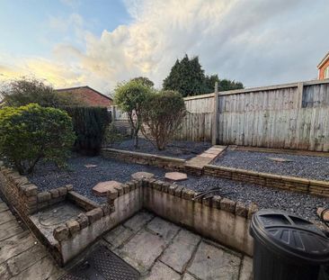 3 bedroom end of terrace house to rent - Photo 2