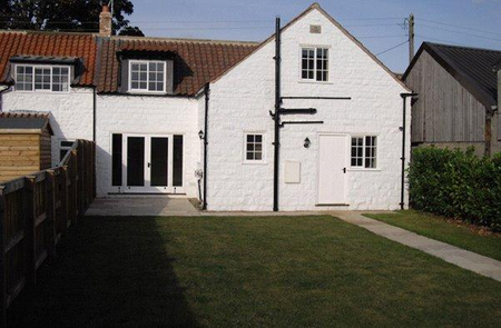 2 bedroom semi-detached house to rent - Photo 2
