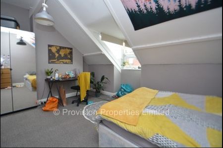 6 Bed Student Houses in Woodhouse - Photo 3