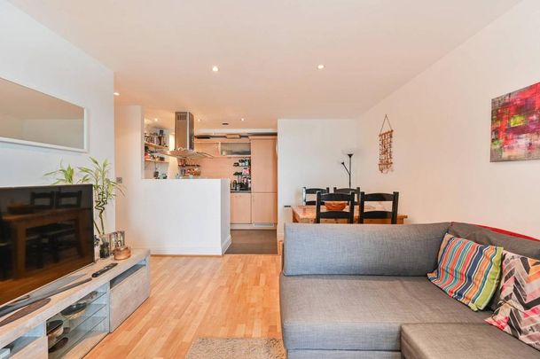 2 bedroom flat to rent - Photo 1