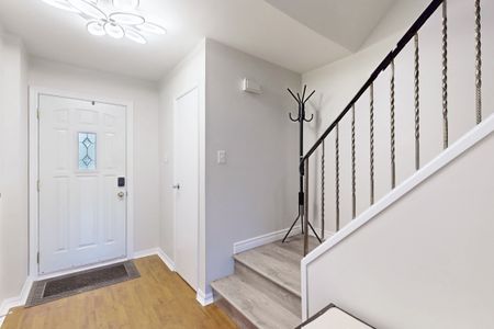 For Lease - 18 Knightsbridge Way, Markham, Ontario - Photo 3