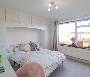 Fairhaven Way, Newmarket - Photo 6