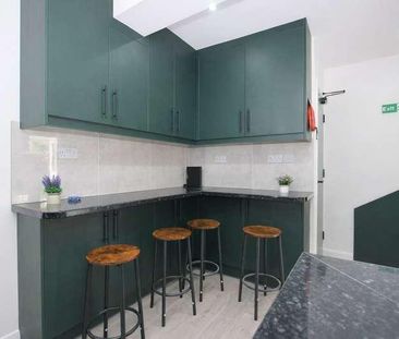 Woodside Road, Guildford, Surrey, GU2 - Photo 3