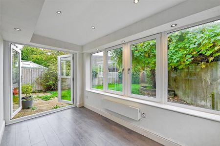 3 bedroom detached house to rent - Photo 4