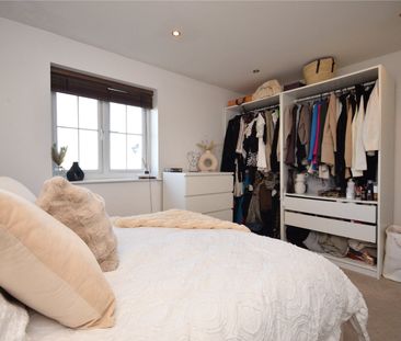 95, Dunlop Avenue, Leeds, West Yorkshire, LS12 6LE - Photo 1