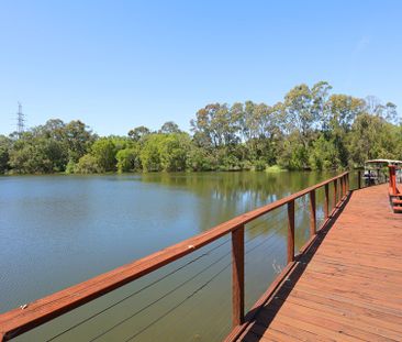 Stunning Waterfront Home in Clear Island Waters - Photo 2