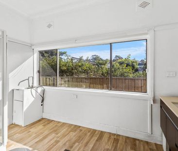 Spacious 3-Bedroom Home in Prime Coniston Location! - Photo 5