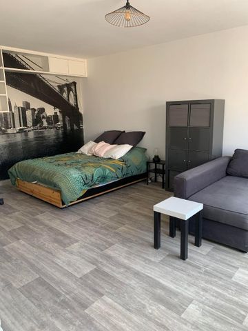 Location Appartement 1 pièce 36m² LYON 7ème - Photo 4