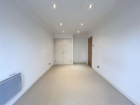 2 Bedroom Flat - Purpose Built To Let - Photo 4
