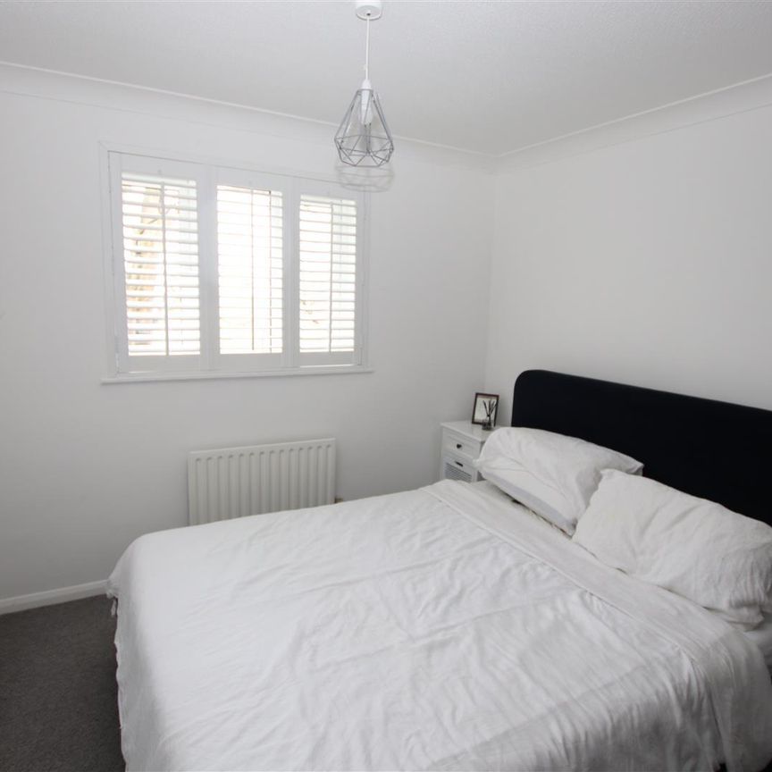 2 bedroom Flat to let - Photo 1