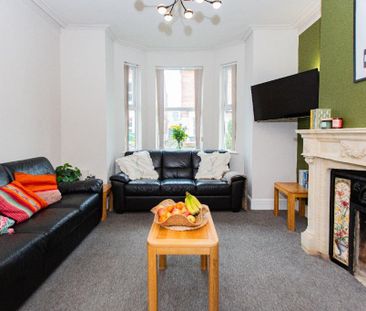 6 bedroom detached house to rent - Photo 1