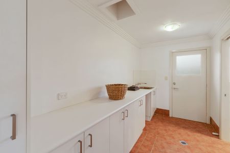 13 Bert Whiteley Place, Orange. - Photo 3