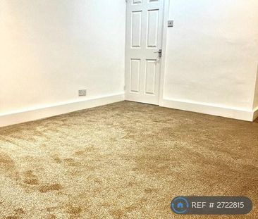 2 bedroom end of terrace house to rent - Photo 2