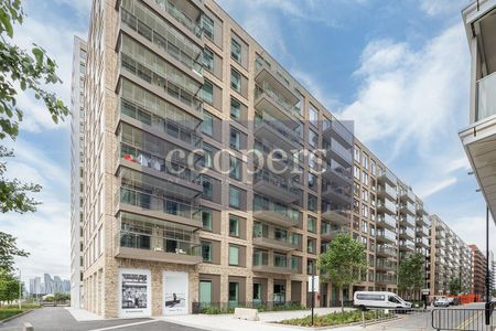 Docker Building, Royal Wharf, E16 - Photo 2