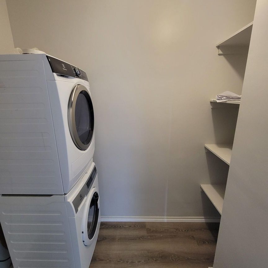 For Lease - 10 Edgecliffe Golfway Unit# #517, Toronto, Ontario - Photo 1
