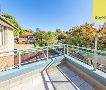 THREE BEDROOM APARTMENT IN PRIME LOCATION - MUST SEE - Photo 6